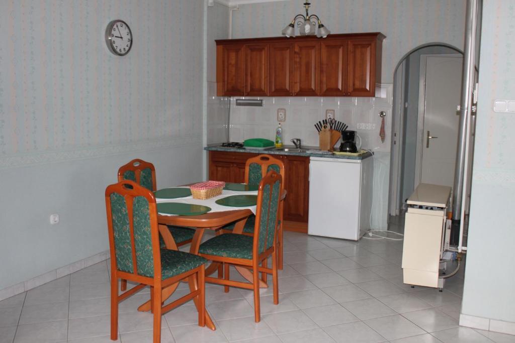 זלקרוס Orwa Apartmanok - Fenyofa Koez חדר תמונה