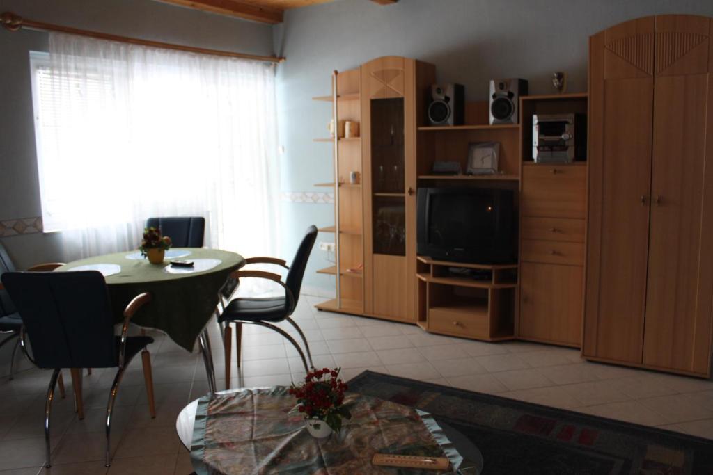 זלקרוס Orwa Apartmanok - Fenyofa Koez חדר תמונה